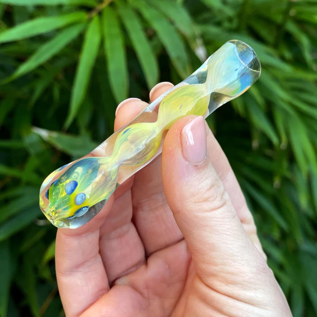 Guide to Packing Glass Blunts | Best One Hitters, Dugouts, & Pocket Pipes