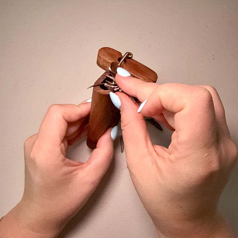 How To Use A One Hitter Dugout For Weed
